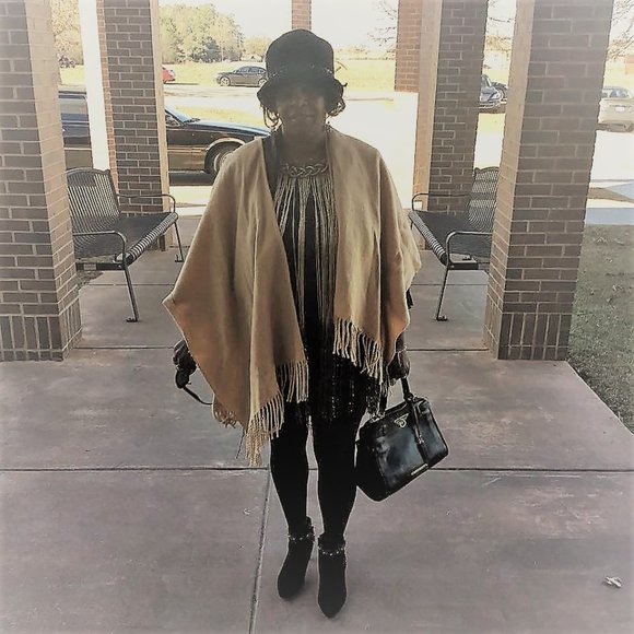 Mad Love Handbags - Pop up with Ressie T and Drop 2 why ya at it! Everything Goes! Do Not Drop & Go!